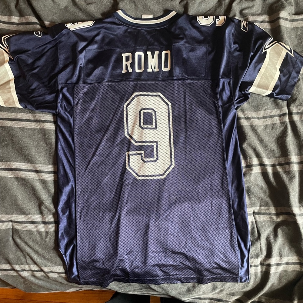 Tony Romo Jersey - Picture 2 of 3